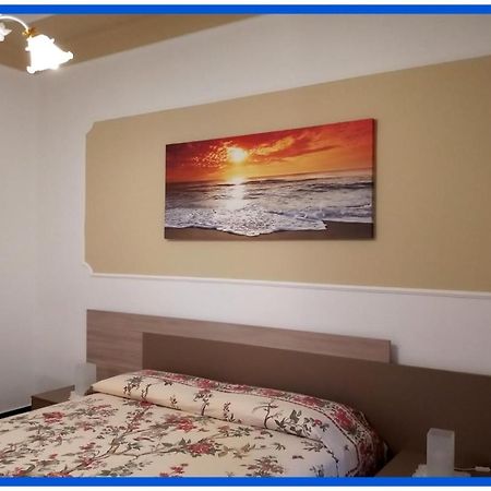 La Casa Di Anna A Due Passi Dal Mare... E Non Solo Apartment Vado Ligure Luaran gambar